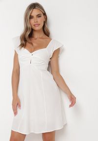 Born2be - Biała Bawełniana Mini Sukienka z Wycięciem przy Dekolcie Miauri. Kolor: biały. Materiał: bawełna. Długość rękawa: krótki rękaw. Długość: mini #4