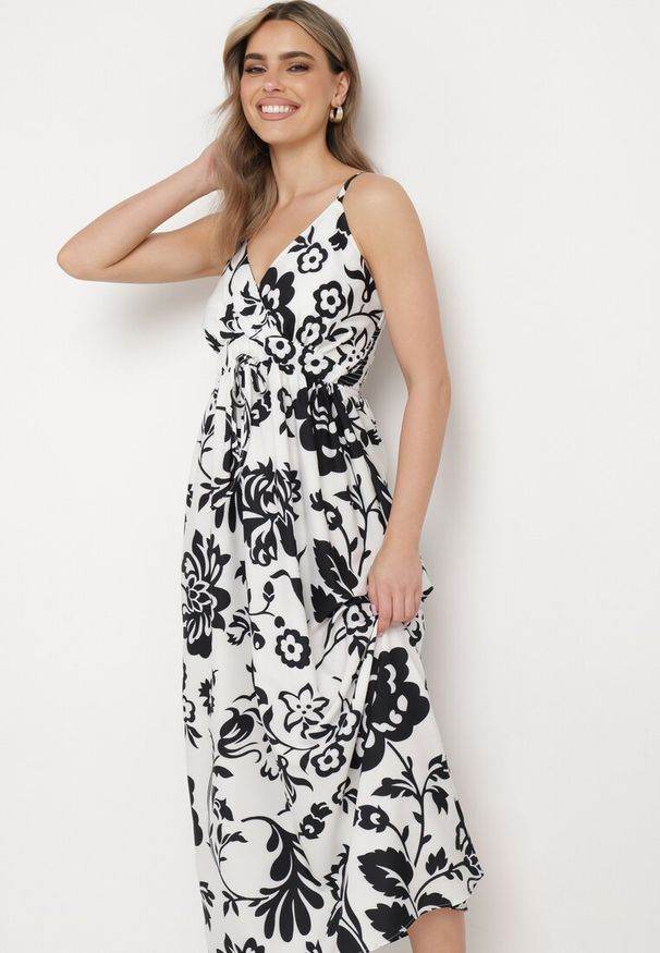 Born2be - Czarno-Biała Sukienka na Regulowanych Ramiączkach z Gumkami na Plecach Ściągana Troczkiem Harnela. Okazja: na co dzień. Kolor: czarny. Długość rękawa: na ramiączkach. Typ sukienki: proste. Styl: klasyczny, casual, elegancki