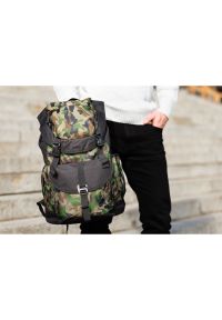 Plecak trekkingowy moro zielony PAOLO PERUZZI V-12-MZ. Kolor: zielony. Materiał: materiał. Wzór: moro. Styl: casual, militarny