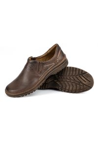 KOMODO Buty męskie casual 869 brązowe. Okazja: na co dzień. Kolor: brązowy. Materiał: skóra. Wzór: gładki. Styl: casual #9