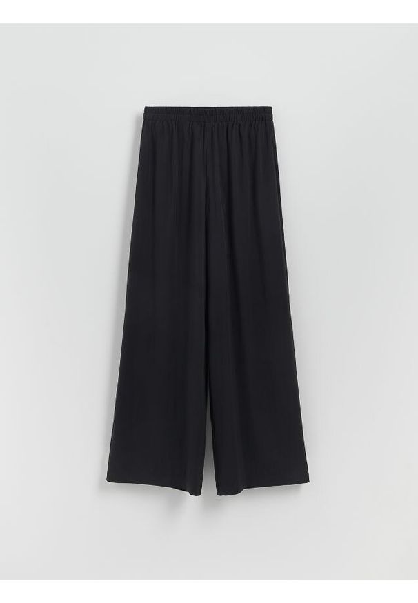Reserved - Luźne spodnie z modalem - czarny. Kolor: czarny. Materiał: tkanina