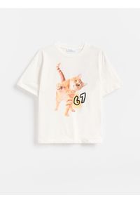 Reserved - Bawełniany t-shirt z nadrukiem - złamana biel. Materiał: bawełna. Wzór: nadruk