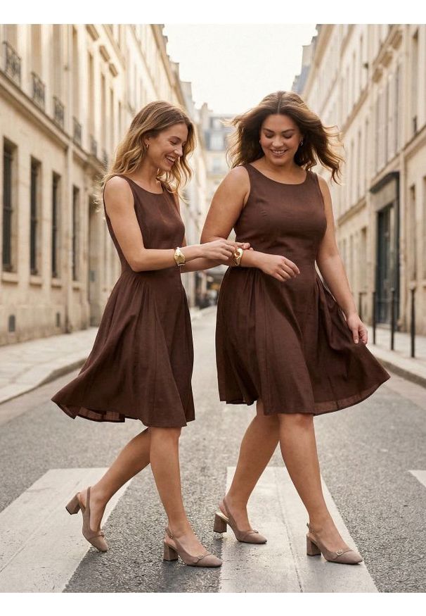 Sinsay - Sukienka mini bez rękawów z marszczeniami i wiskozą - brązowy. Kolor: brązowy. Materiał: wiskoza. Długość rękawa: bez rękawów. Długość: mini