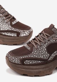 Born2be - Brązowe Sneakersy na Grubej Podeszwie z Cyrkoniami Lenisse. Nosek buta: okrągły. Zapięcie: sznurówki. Kolor: brązowy. Materiał: materiał. Obcas: na obcasie. Wysokość obcasa: niski #3