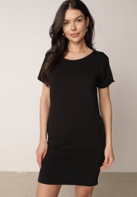 Born2be - Czarna Sukienka z Bawełny o Pudełkowym Kroju z Kieszeniami Briarspark. Okazja: do pracy, na co dzień. Kolor: czarny. Materiał: bawełna. Typ sukienki: proste, sportowe. Styl: sportowy, casual #1