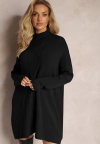 Renee - Czarny Sweter z Golfem Oversize z Ozdobnym Splotem i Wiskozą Varela. Typ kołnierza: golf. Kolor: czarny. Materiał: wiskoza. Wzór: ze splotem. Sezon: zima #3