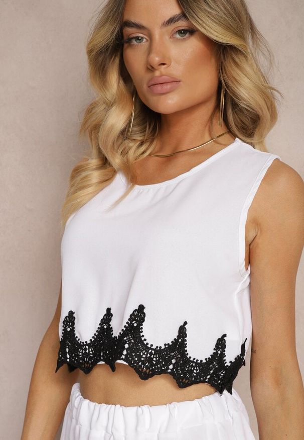 Renee - Biały Komplet Ozdobiony Koronką Top na Ramiączkach Szorty Luźne High Waist Filoa. Kolor: biały. Materiał: koronka. Wzór: aplikacja, koronka