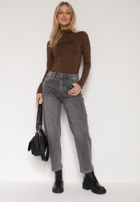 Born2be - Szare Jeansy Mom Fit z Wysokim Stanem Rallanda. Okazja: na spacer, na co dzień. Stan: podwyższony. Kolor: szary. Styl: casual #5