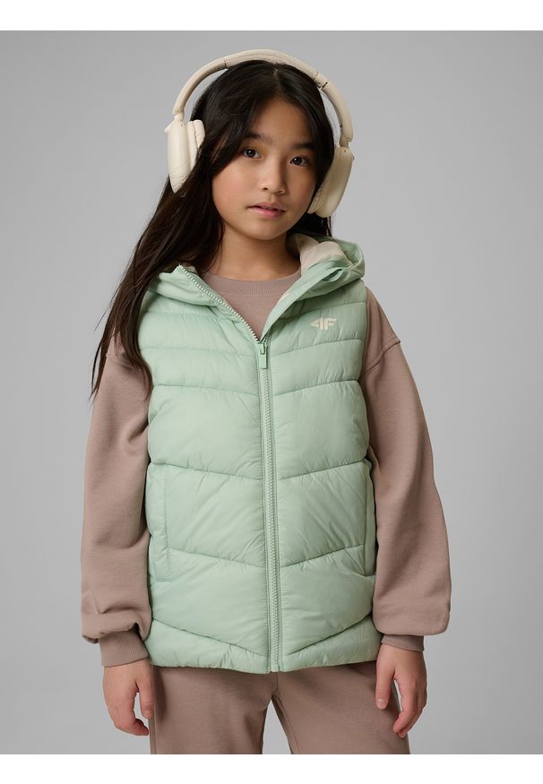 4f - 4F Bezrękawnik z wypełnieniem syntetycznym dziewczęcy - miętowy 140 (9-10 lat). Okazja: na spacer, na co dzień, na uczelnię. Typ kołnierza: kołnierzyk stójkowy. Kolor: turkusowy. Materiał: syntetyk. Długość rękawa: bez rękawów. Sezon: lato. Styl: casual