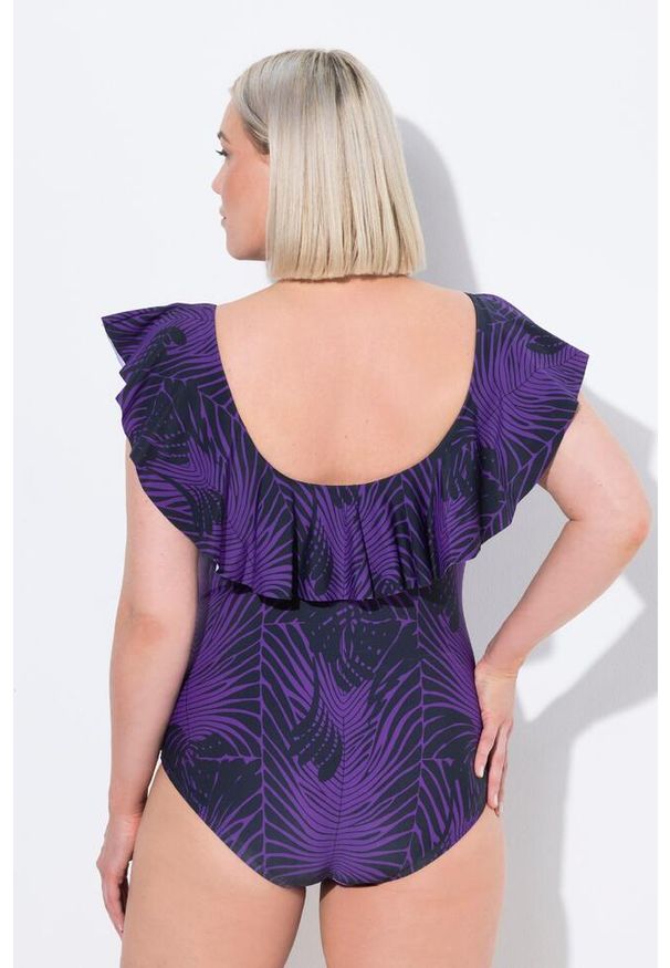 ULLA POPKEN - Damski Kostium kąpielowy wzór skóra węża miękkie miseczki falbana z recyklingu. Kolekcja: plus size. Kolor: fioletowy. Materiał: materiał, elastan, poliamid