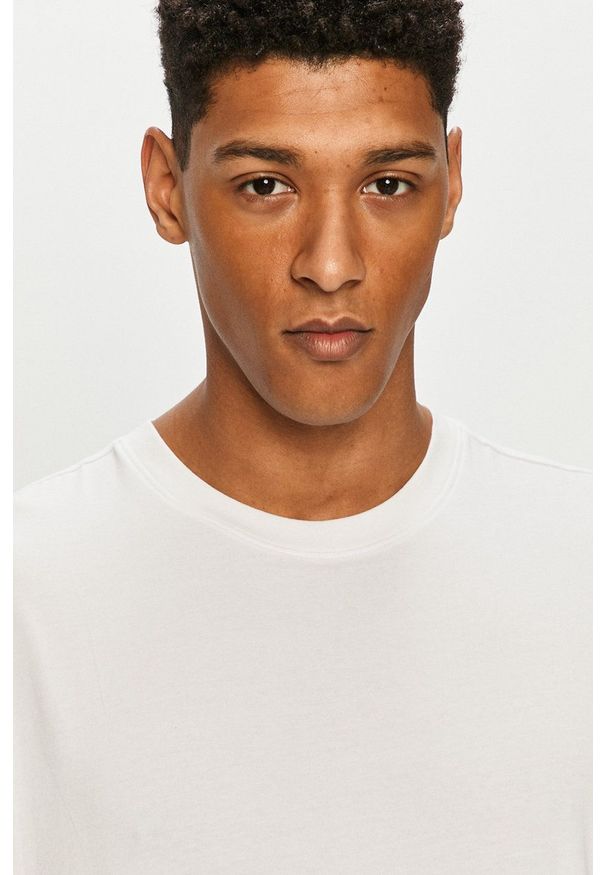 Premium by Jack&Jones - T-shirt. Okazja: na co dzień. Kolor: biały. Materiał: dzianina. Wzór: gładki. Styl: casual