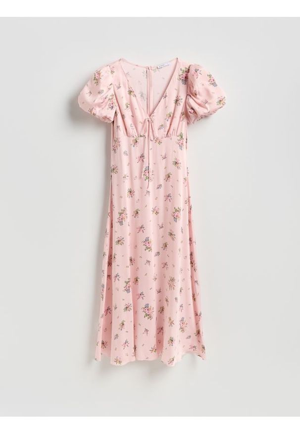 Reserved - Sukienka w kwiaty - pastelowy róż. Kolor: różowy. Materiał: tkanina, wiskoza. Wzór: kwiaty. Typ sukienki: proste