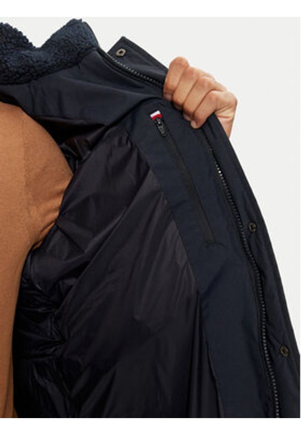TOMMY HILFIGER - Tommy Hilfiger Kurtka zimowa Rockie MW0MW36593 Granatowy Regular Fit. Kolor: niebieski. Materiał: syntetyk. Sezon: zima