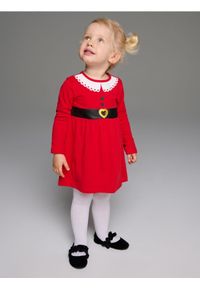 Sinsay - Sukienka dresowa z motywem świątecznym - czerwony. Kolor: czerwony. Materiał: dresówka. Styl: wizytowy #1