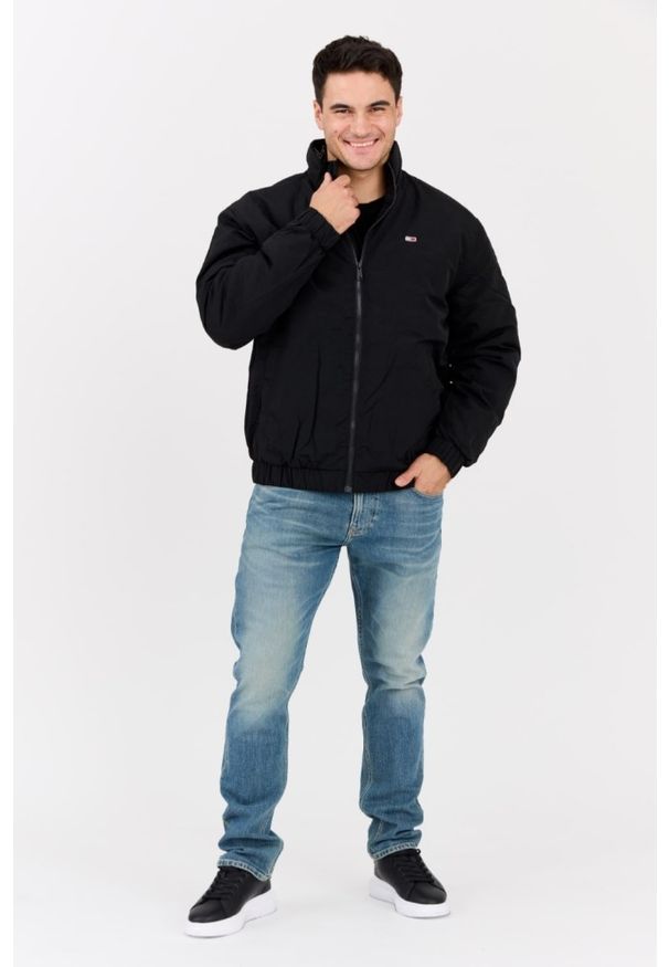 Tommy Jeans - TOMMY JEANS Czarna męska kurtka przejściowa z drobnym logo, Rozmiar L. Kolor: czarny. Materiał: poliamid. Wzór: bez wzorów