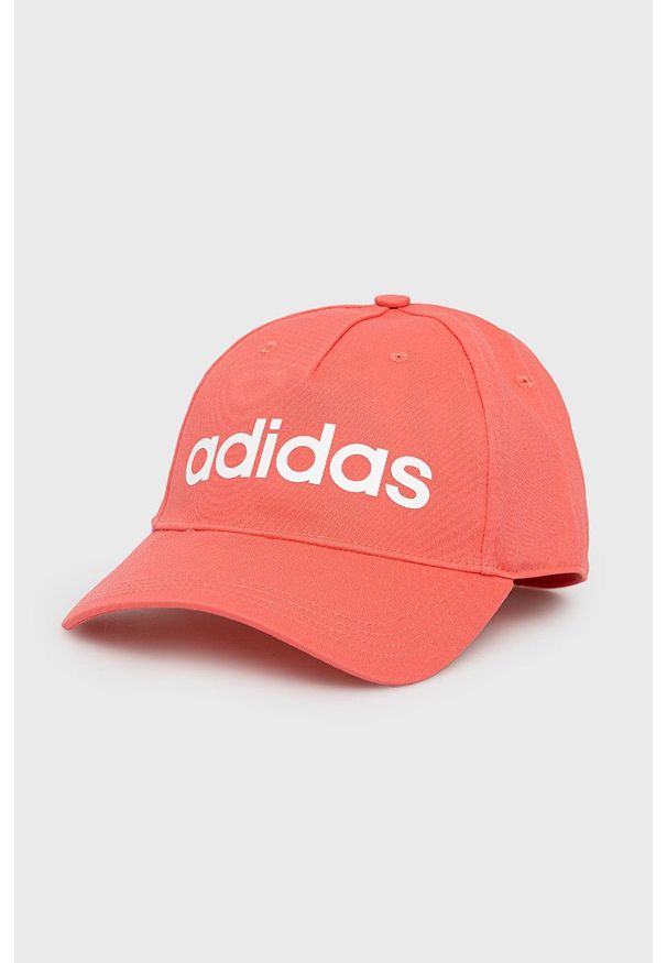 Adidas - adidas czapka bawełniana HD2222 kolor pomarańczowy z nadrukiem. Kolor: pomarańczowy. Materiał: bawełna. Wzór: nadruk