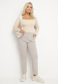 Born2be - Beżowe Spodnie z Wiskozą i Ozdobnymi Guzikami Tenzina. Okazja: na co dzień. Kolor: beżowy. Materiał: wiskoza. Styl: klasyczny, casual #7