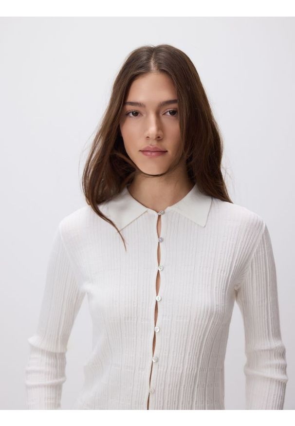 Reserved - Kardigan z kołnierzykiem - złamana biel. Materiał: dzianina, wiskoza