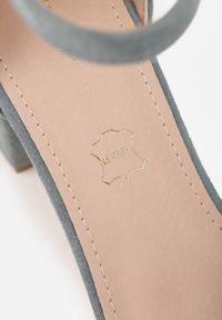 Born2be - Zielone Czółenka na Obcasie Vices ze Skórzaną Wkładką i Ozdobnym Paskiem Nurisella. Okazja: na co dzień. Zapięcie: pasek. Kolor: zielony. Materiał: skóra. Obcas: na obcasie. Styl: casual, klasyczny. Wysokość obcasa: średni #4