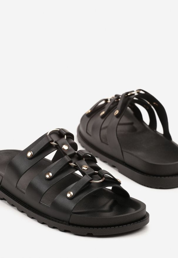 Born2be - Czarne Klapki w Stylu Gladiatorek z Aplikacją Idarose. Okazja: na co dzień, na imprezę. Kolor: czarny. Wzór: aplikacja. Styl: klasyczny, casual, elegancki