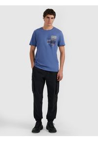 4f - 4F T-shirt regular z nadrukiem męski - granatowy XXL. Okazja: na co dzień. Kolor: niebieski. Materiał: materiał, bawełna. Wzór: nadruk. Styl: casual