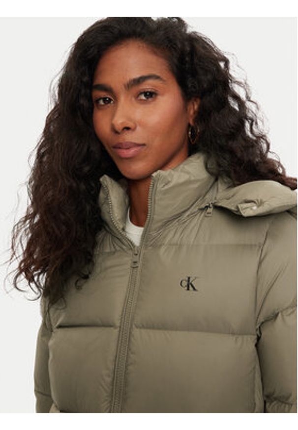 Calvin Klein Jeans Kurtka puchowa J20J223571 Beżowy Regular Fit. Kolor: beżowy. Materiał: syntetyk