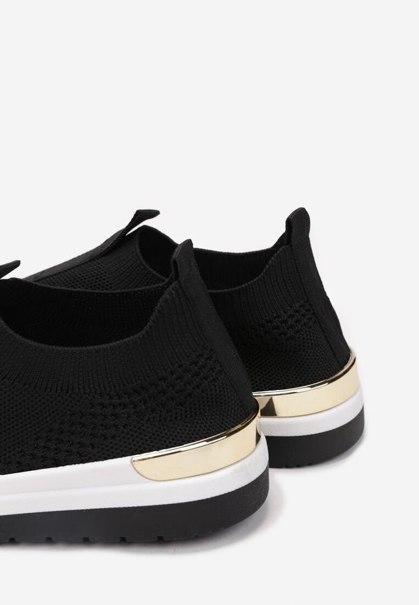 Born2be - Czarne Buty Sportowe Thaderus. Okazja: na co dzień. Wysokość cholewki: przed kostkę. Zapięcie: bez zapięcia. Kolor: czarny. Materiał: materiał. Szerokość cholewki: normalna