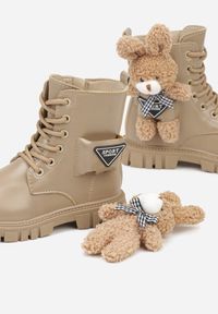 Born2be - Ciemnobeżowe Botki Workery Ozdobione Królikiem 3D Retisa. Okazja: na co dzień. Kolor: beżowy. Materiał: jeans. Wzór: aplikacja. Styl: casual, elegancki #4