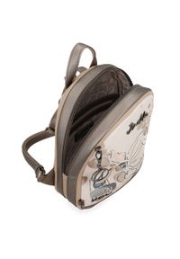Plecak damski Anekke, z ozdobnym motywem graficznym i metalowym logotypem zamykany na zamek wyposażony w poręczną rączkę regulowane szelki oraz dekor. Kolor: beżowy. Wzór: nadruk. Styl: casual, elegancki, klasyczny #3