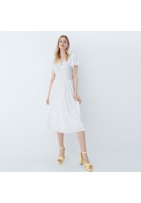 Mohito - Sukienka w kropki - Biały. Kolor: biały. Wzór: kropki #1