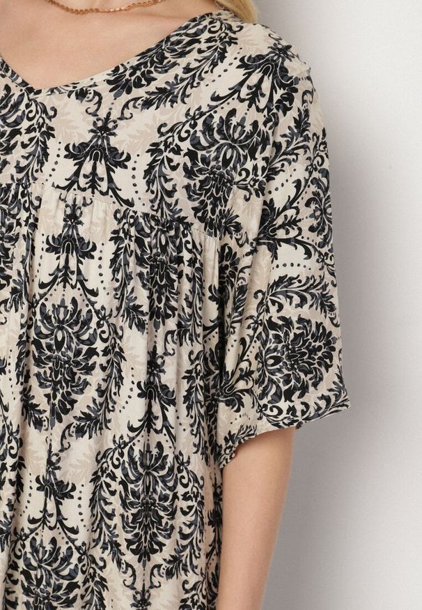 Born2be - Czarna Sukienka z Bawełną w Abstrakcyjny Wzór Filindela. Okazja: na co dzień, na spacer. Kolor: czarny. Materiał: bawełna. Wzór: aplikacja. Styl: klasyczny, casual, elegancki