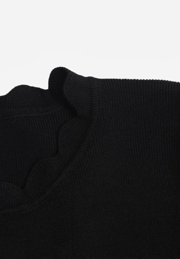 Renee - Czarna Dzianinowa Bluzka z Nieregularnymi Krawędziami Datria. Kolor: czarny. Materiał: dzianina