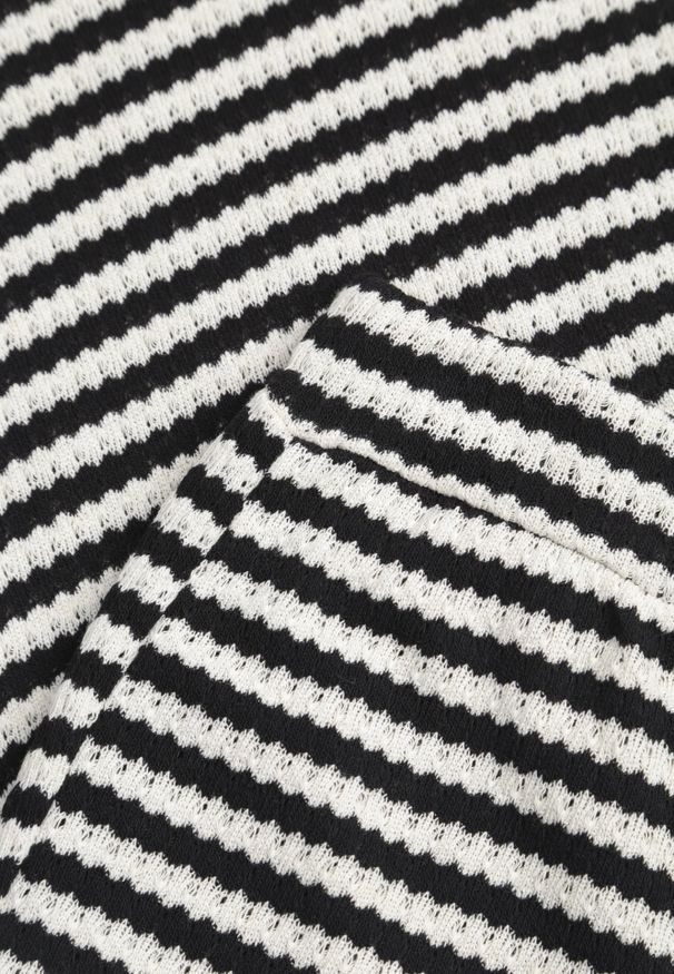 Renee - Beżowo-Czarny Komplet Casualowy z Bawełny Oversize T-shirt i Szorty w Paski Stylizowany na Szydełkowany Pherra. Kolor: beżowy. Materiał: bawełna. Wzór: paski