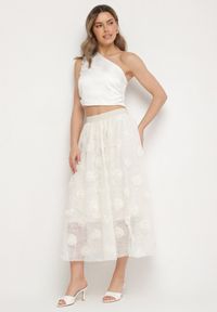 Born2be - Jasnobeżowa Rozkloszowana Spódnica ze Strukturalnej Tkaniny z Gumką w Talii Folenne. Okazja: na co dzień. Kolor: beżowy. Materiał: tkanina. Styl: elegancki, casual #4