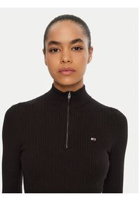 Tommy Jeans Sukienka dzianinowa DW0DW19490 Czarny Slim Fit. Kolor: czarny. Materiał: syntetyk, bawełna #4