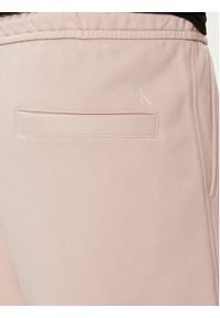 Calvin Klein Jeans Szorty sportowe Institutional J30J325133 Różowy Regular Fit. Kolor: różowy. Materiał: bawełna. Styl: sportowy #2