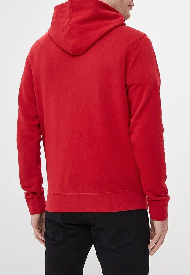 Wrangler - WRANGLER LOGO HOODIE MĘSKA BLUZA Z KAPTUREM SCARLET RED W6590HAUU 112130625. Typ kołnierza: kaptur
