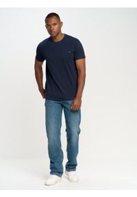 Big-Star - Koszulka męska z kieszonką granatowa Carbon 403. Okazja: na co dzień. Kolor: niebieski. Materiał: jeans, bawełna. Wzór: aplikacja. Styl: klasyczny, casual, elegancki #1