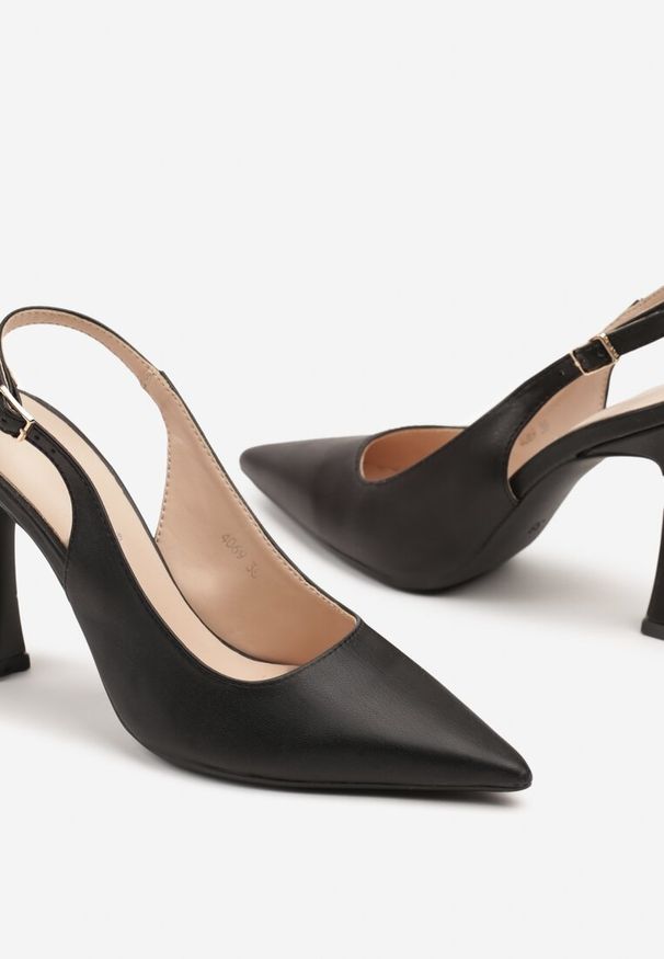 Renee - Czarne Sandały na Obcasie Typu Slingback Dolandra. Okazja: na imprezę. Nosek buta: szpiczasty. Kolor: czarny. Sezon: lato. Obcas: na obcasie. Styl: elegancki. Wysokość obcasa: średni
