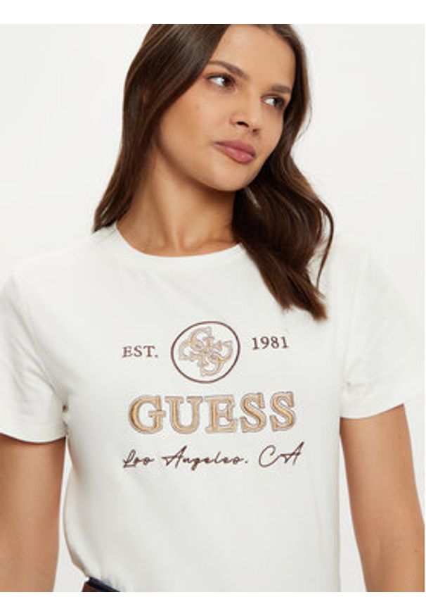 Guess T-Shirt V5RI05 J1314 Écru Regular Fit. Materiał: bawełna