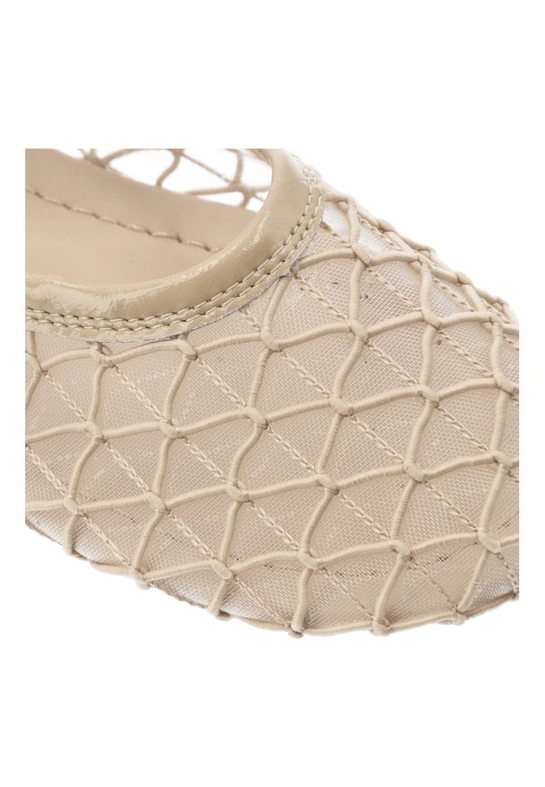 Baleriny damskie Filippo, cholewka z materiału tekstylnego siateczkowego z wykończeniem ze skóry naturalnej licowej na płaskiej podeszwie, beżowe, DP. Kolor: beżowy. Materiał: skóra, materiał. Szerokość cholewki: normalna. Obcas: na płaskiej podeszwie