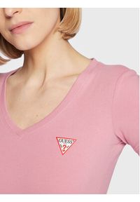 Guess T-Shirt Mini Triangle W2YI45 J1311 Różowy Slim Fit. Kolor: różowy. Materiał: bawełna #4