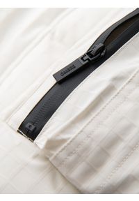 Ombre Clothing - Męska długa kurtka parka ze strukturalnej tkaniny – biała V1. Kolor: biały. Materiał: tkanina. Długość: długie. Wzór: aplikacja #7