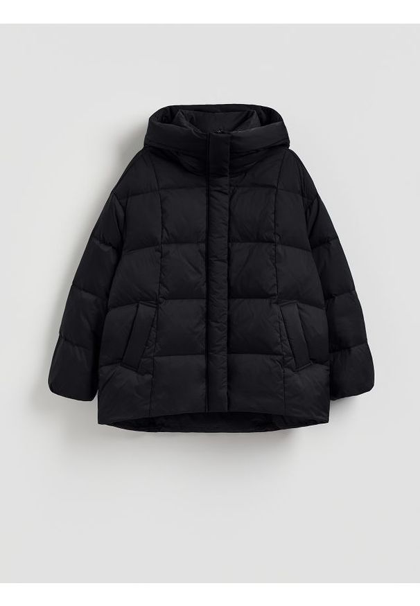 Reserved - Puchowa kurtka z kapturem - czarny. Typ kołnierza: kaptur. Kolor: czarny. Materiał: puch