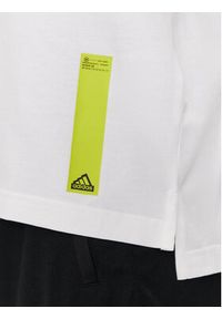 Adidas - adidas T-Shirt II3478 Biały Regular Fit. Kolor: biały. Materiał: bawełna #5
