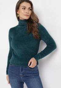 Born2be - Ciemnozielony Elastyczny Golf z Puszystej Tkaniny z Wełną Doulcet. Typ kołnierza: golf. Kolekcja: plus size. Kolor: zielony. Materiał: tkanina, wełna