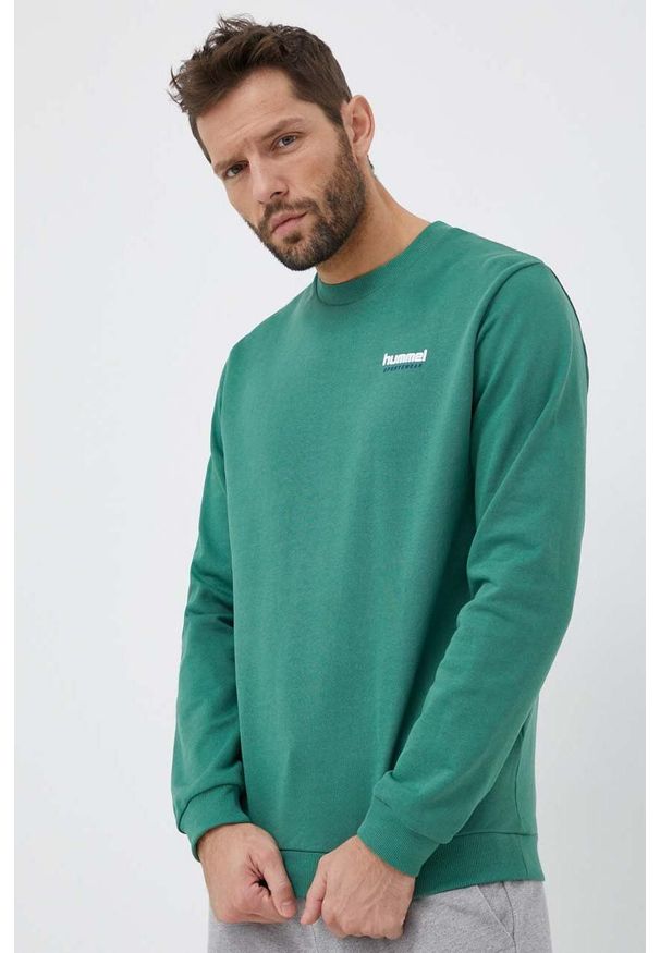 Hummel bluza bawełniana męska kolor zielony gładka. Kolor: zielony. Materiał: bawełna. Wzór: gładki
