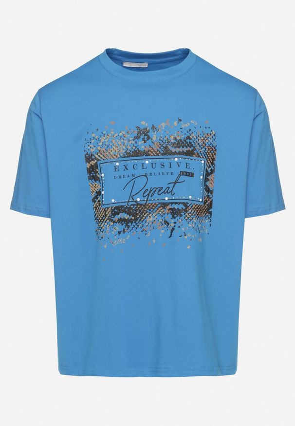 Born2be - Niebieski Bawełniany T-shirt Ozdobiony Nadrukiem Nartzedi. Okazja: na co dzień. Kolor: niebieski. Materiał: bawełna. Wzór: aplikacja, nadruk. Styl: casual