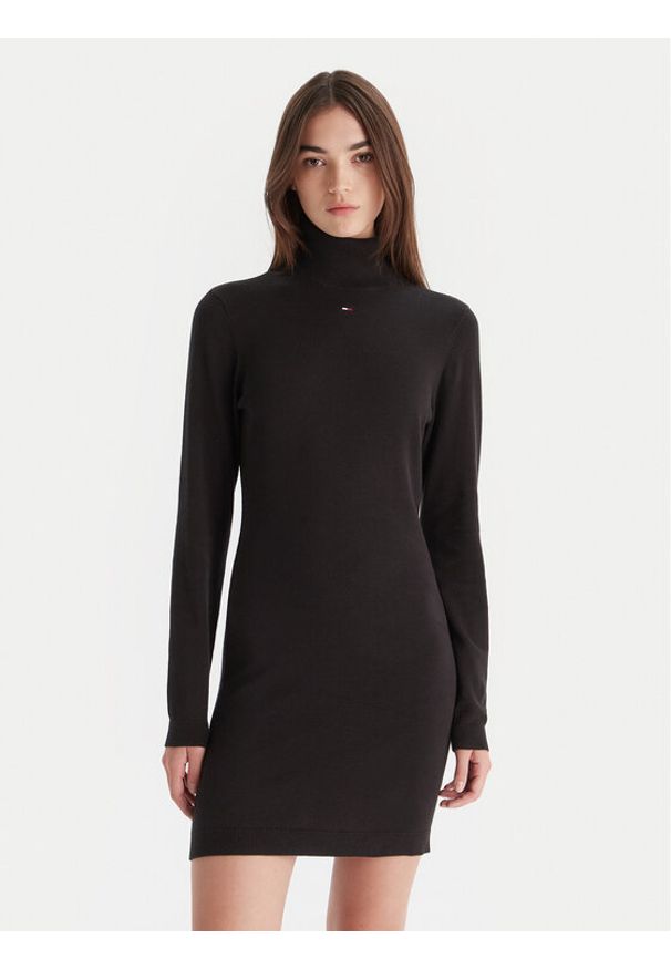 Tommy Jeans Sukienka dzianinowa Ess DW0DW21958 Czarny Slim Fit. Kolor: czarny. Materiał: bawełna