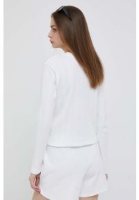 Calvin Klein Jeans longsleeve damski kolor biały. Okazja: na co dzień. Kolor: biały. Materiał: dzianina, prążkowany. Długość rękawa: długi rękaw. Wzór: aplikacja. Styl: casual, klasyczny #2